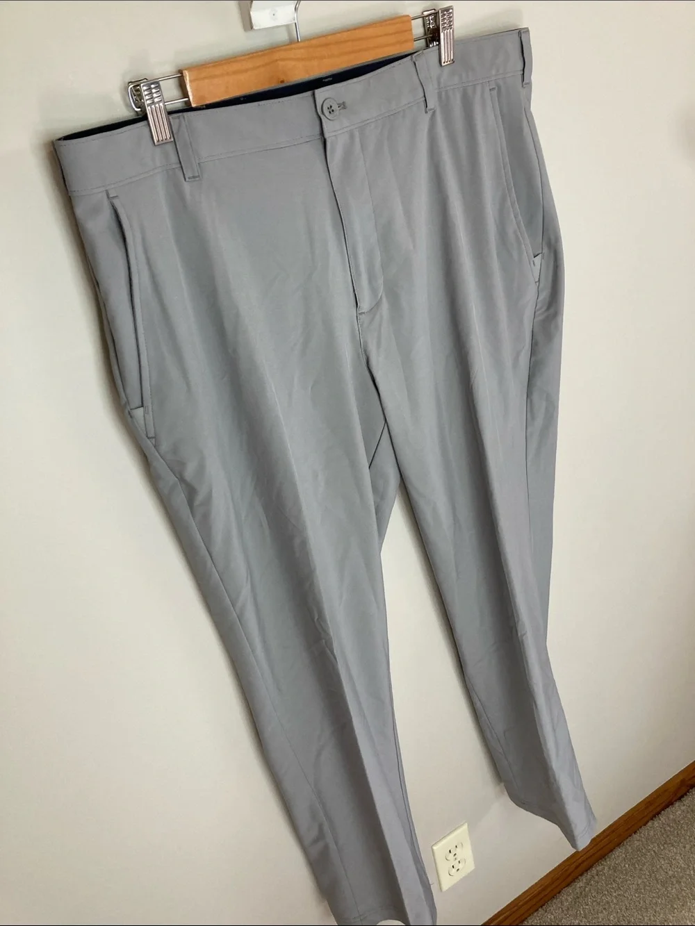 IZOD Golf 38x30 Men's Classic Light Gray Dress Pants Tailored Comfort